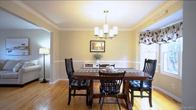 Building Photo - 1 Shadow Vale Dr