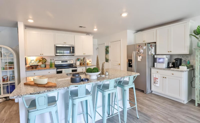 Building Photo - 843 67th Ave N