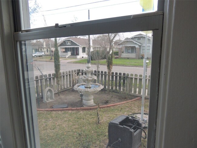 Building Photo - 3701 Bradley St