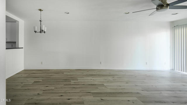 Building Photo - 955 E 3rd St