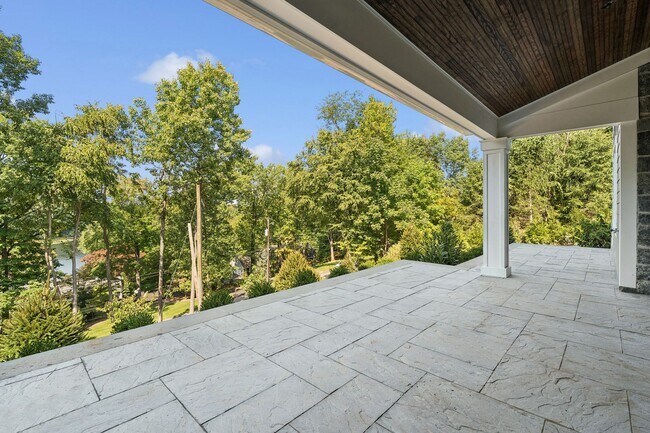 Building Photo - 976 Scioto Dr