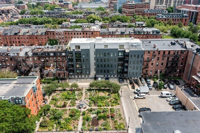 Building Photo - 691 Massachusetts Ave