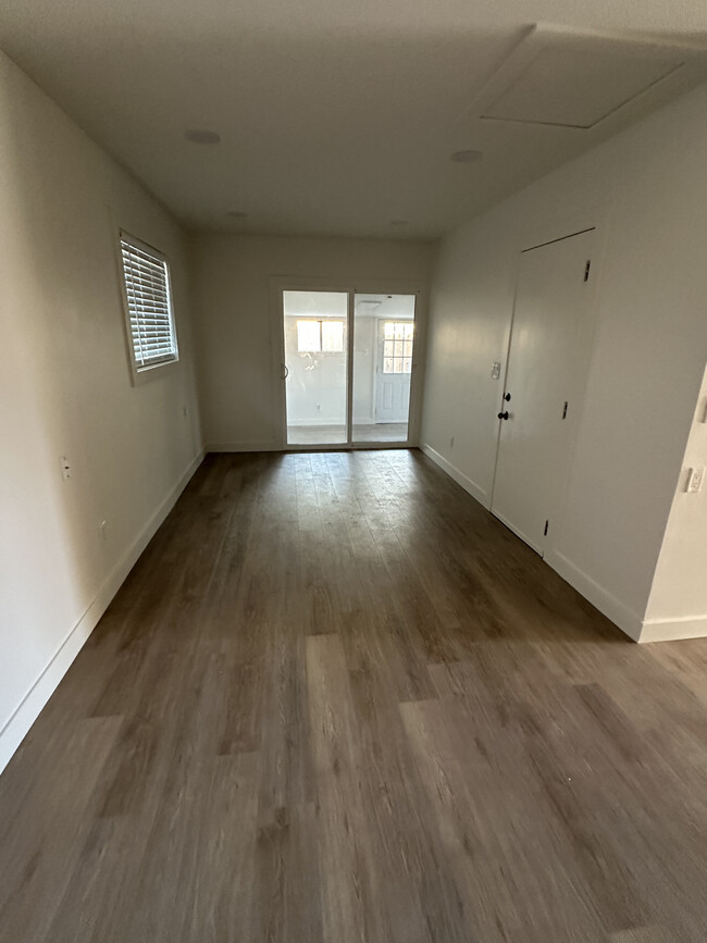 Dining area with view to Sunroom - 1875 Potrero Dr