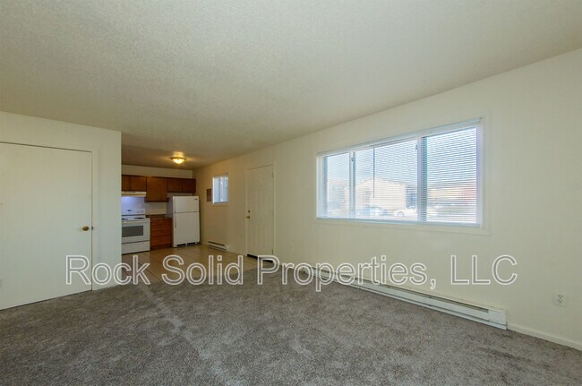 Building Photo - 1825 Edgewater Ave