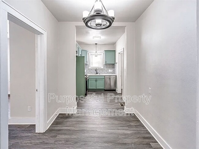 Building Photo - 732 NE 17th St