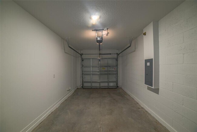 Building Photo - 17208 English Chestnut Wy