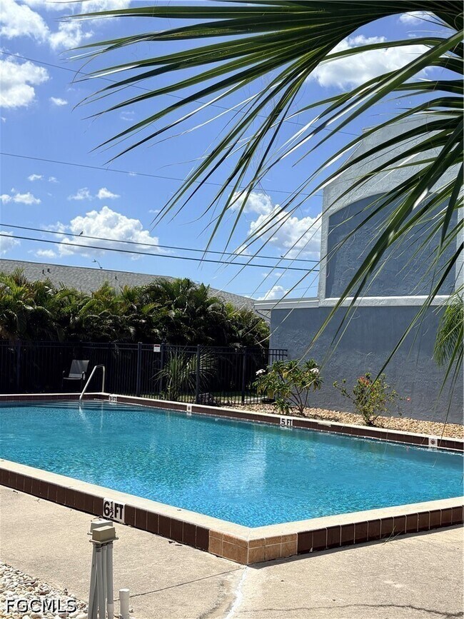 Building Photo - 4520 SW 8th Pl