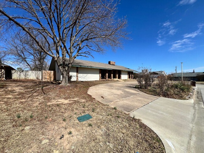 Building Photo - Jenks Schools