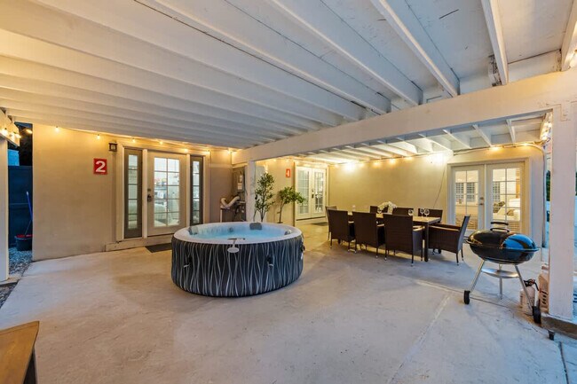 Building Photo - 10150 Sierra Madre Rd