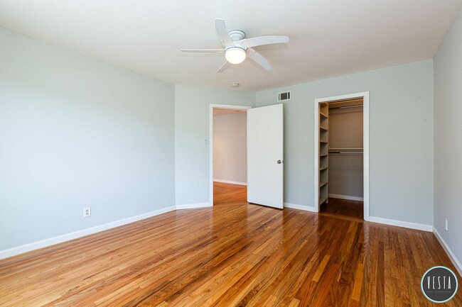 Building Photo - Mid-Century Gem with Iconic Views in Coron...