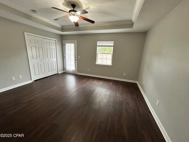 Building Photo - 810 E 24th St