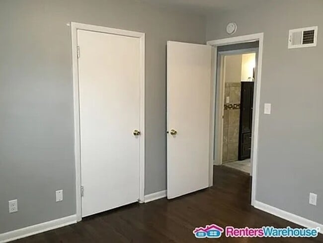 Building Photo - Single Family House for rent, Available NOW