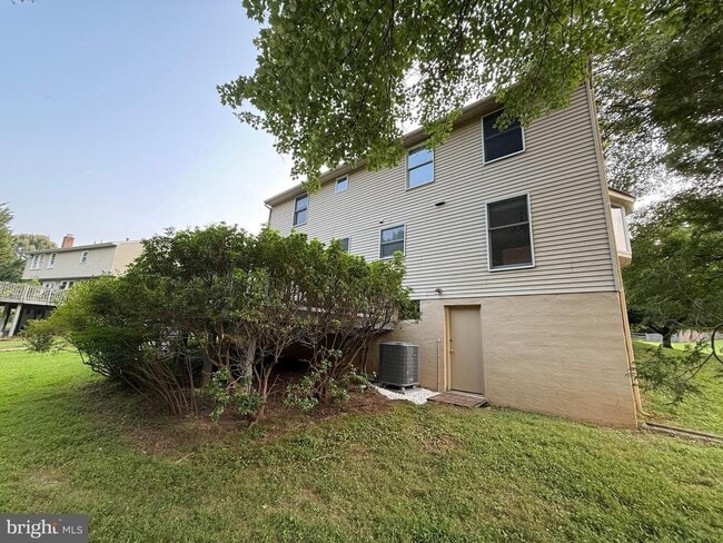 Building Photo - 14917 Lear Ln