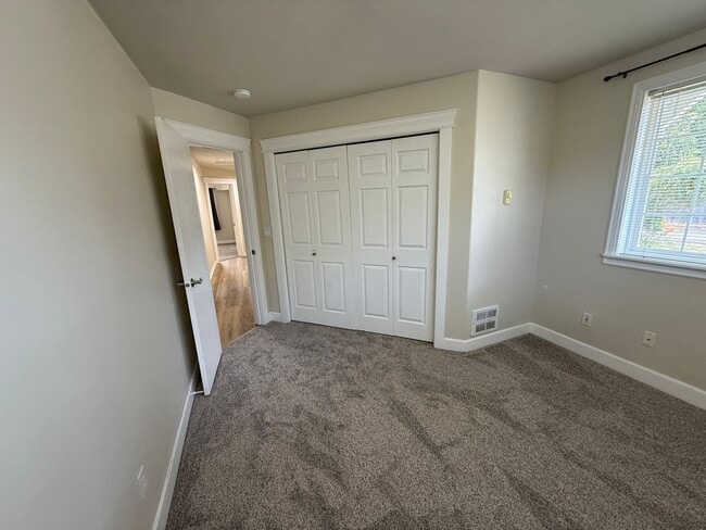 Building Photo - Charming No-Stairs Rambler – Move-In Ready...