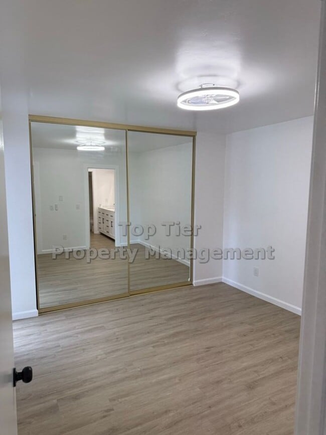 Building Photo - AVAILABLE NOW!! Newly Remodeled UTC/UCSD Condo | Modern Living in the Heart of San Diego