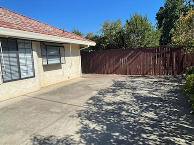Building Photo - 3668 Cherrywood Dr