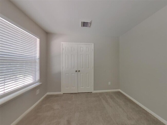 Building Photo - 6323 Mountain Pines Ln