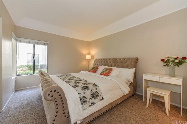 Building Photo - 22757 Lakeway Dr