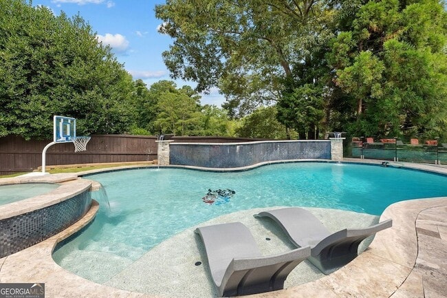 Building Photo - 11140 W Rd