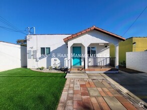 Building Photo - Beautifully Remodeled 2 Bedroom Home with ...