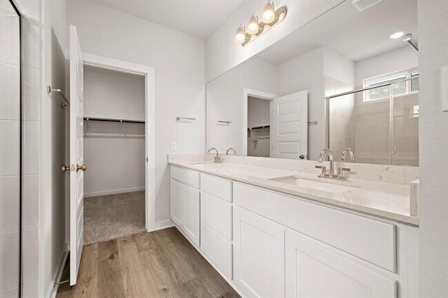 Building Photo - 2415 Ekvall Dr