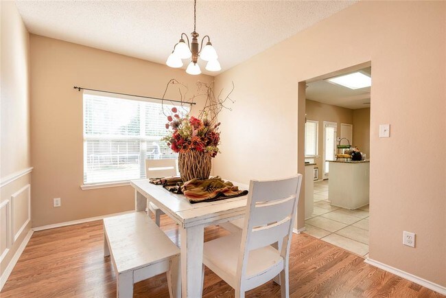 Building Photo - 5517 Vineyard Ln