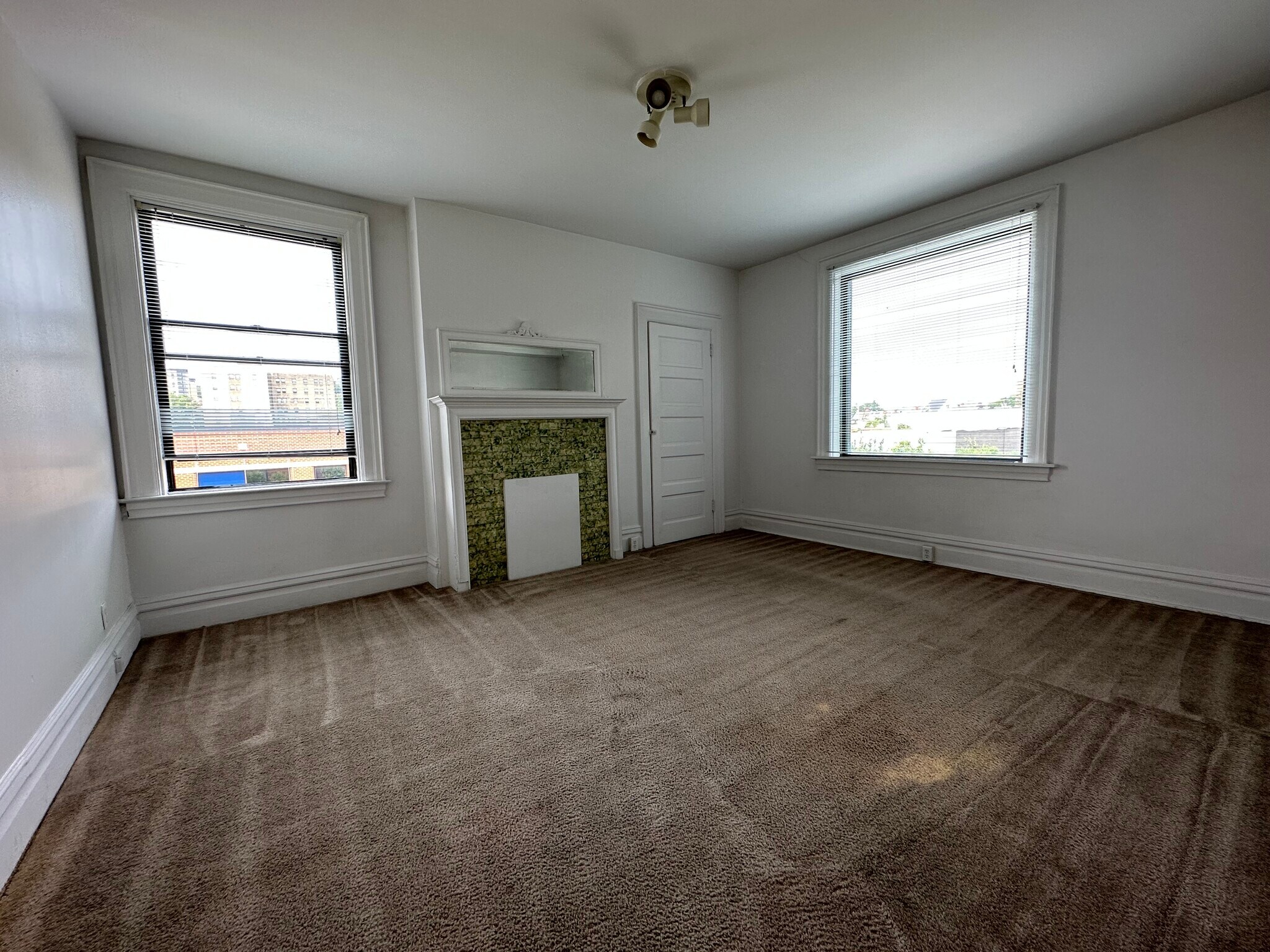 Building Photo - 4821 Centre Ave