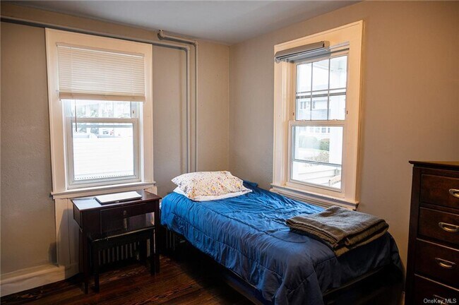 Building Photo - 40 Riverdale Ave