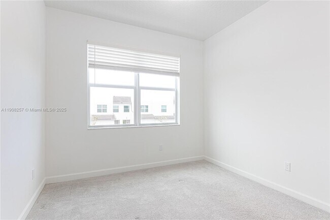 Building Photo - 4830 Navali Dr