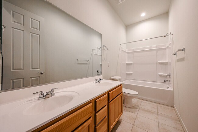 Building Photo - 4 Bedroom Home in Asante Community