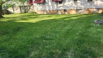 Building Photo - 47 Roesch Ave