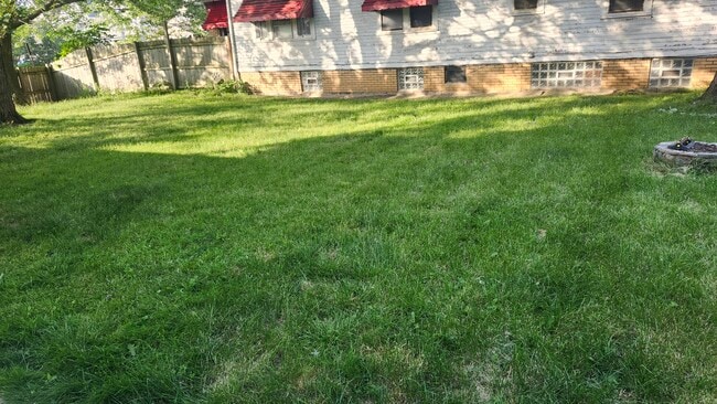 Building Photo - 47 Roesch Ave