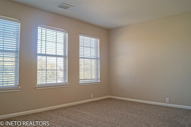 Building Photo - 2819 Foster Hill Dr