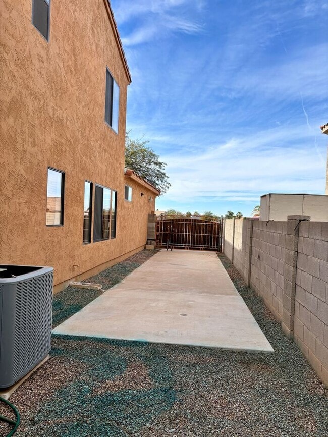 Building Photo - Fantastic 3071 square foot home in Southfork on huge 0.2 acre lot with 2 car garage, shed, 2 RV g...