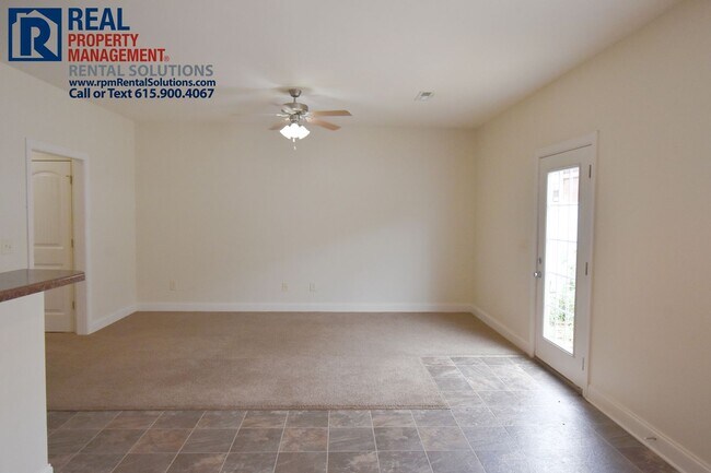 Building Photo - LARGE 2bd 2.5ba townhome, 2 car carport, washer/dryer included!