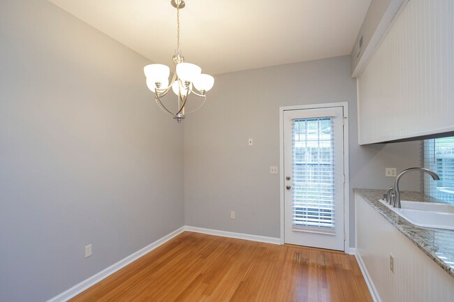 Building Photo - 127 Lakebrink Dr