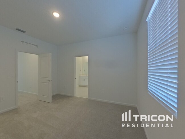 Building Photo - 2450 Peace Of Mind Ave