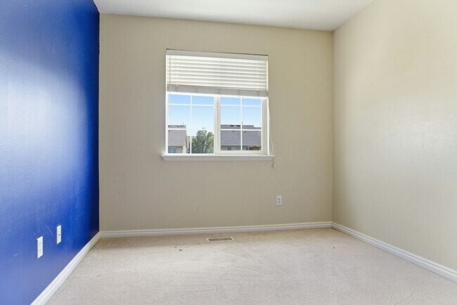 Building Photo - 1813 W 950 S