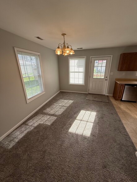 Building Photo - 305 W Seminary St