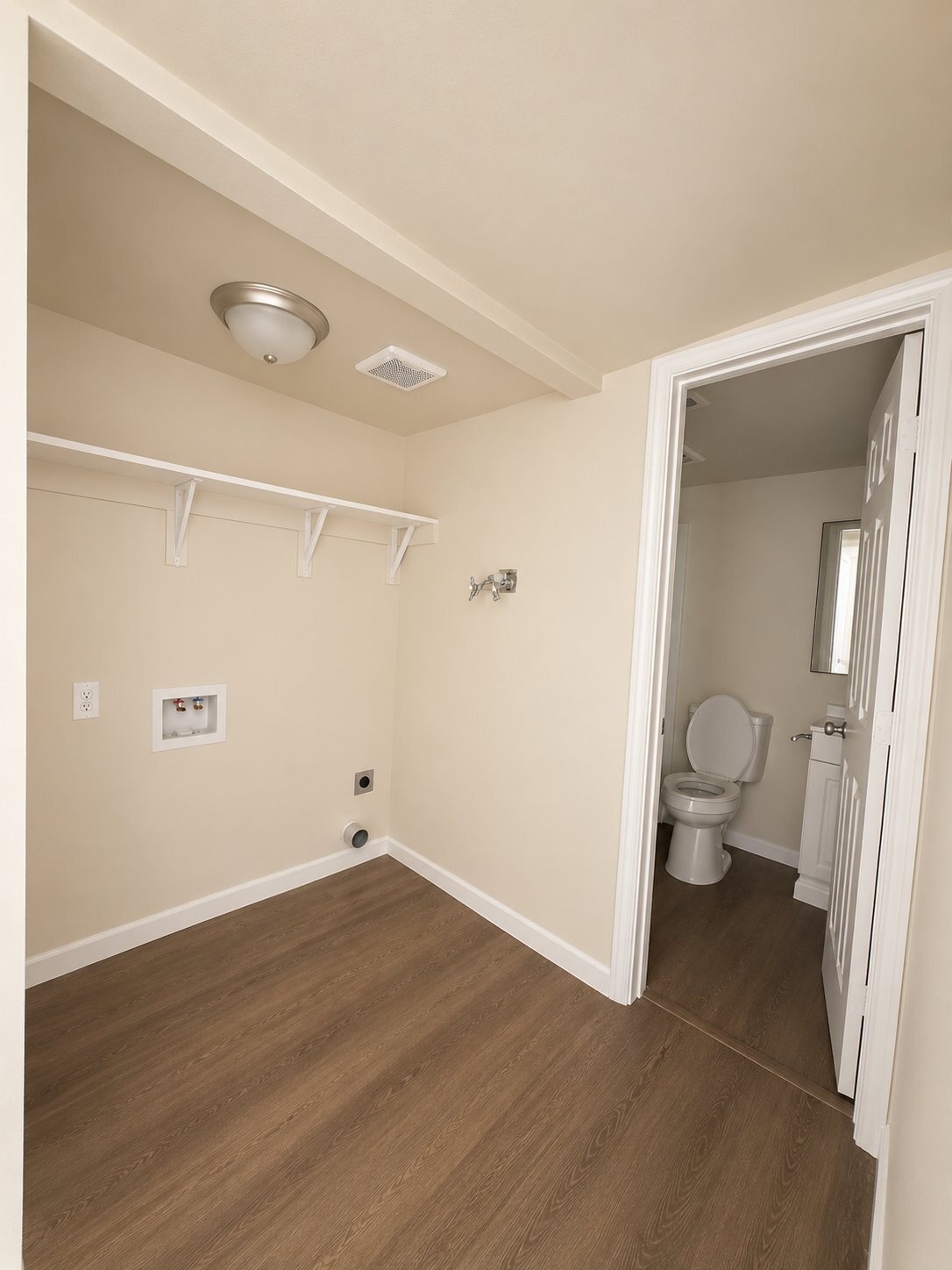 Building Photo - 824 Karnes St