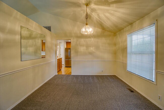 Building Photo - LARGE THREE BEDROOM HOME WITH RV /BOAT PAR...