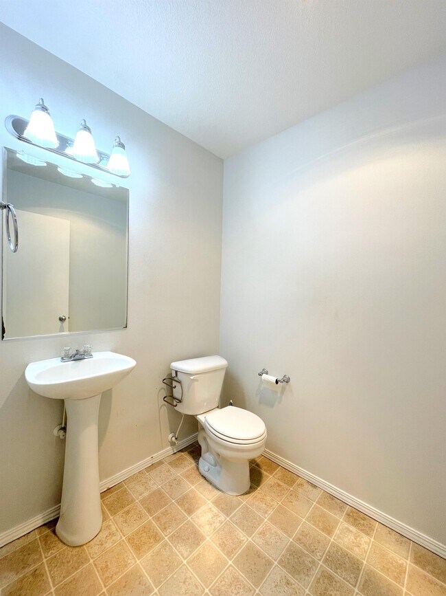 Building Photo - 20695 NW Painted Mountain Dr