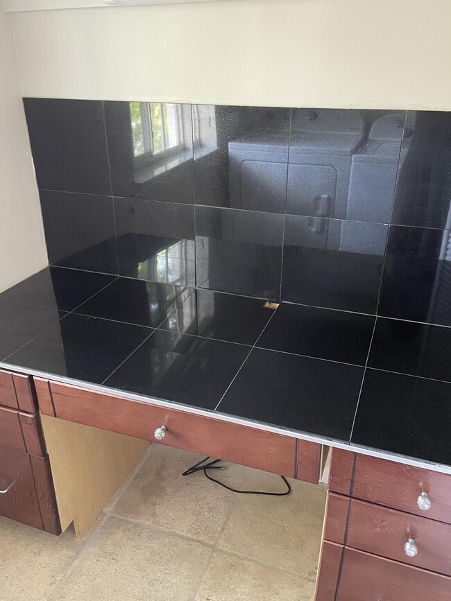 Building Photo - 160 Yacht Club Way