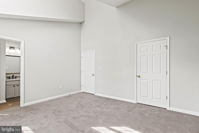 Building Photo - 1 Harbour Heights Dr