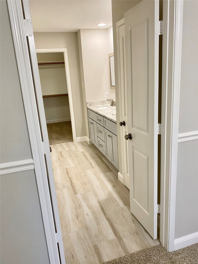 Building Photo - 66 Scarlet Woods Ct