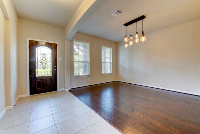 Building Photo - 9722 Victoria Rose Ln