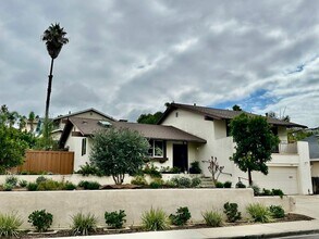 Building Photo - Stunning 4B 3.5 BA Home in Bay Park w/ AC ...