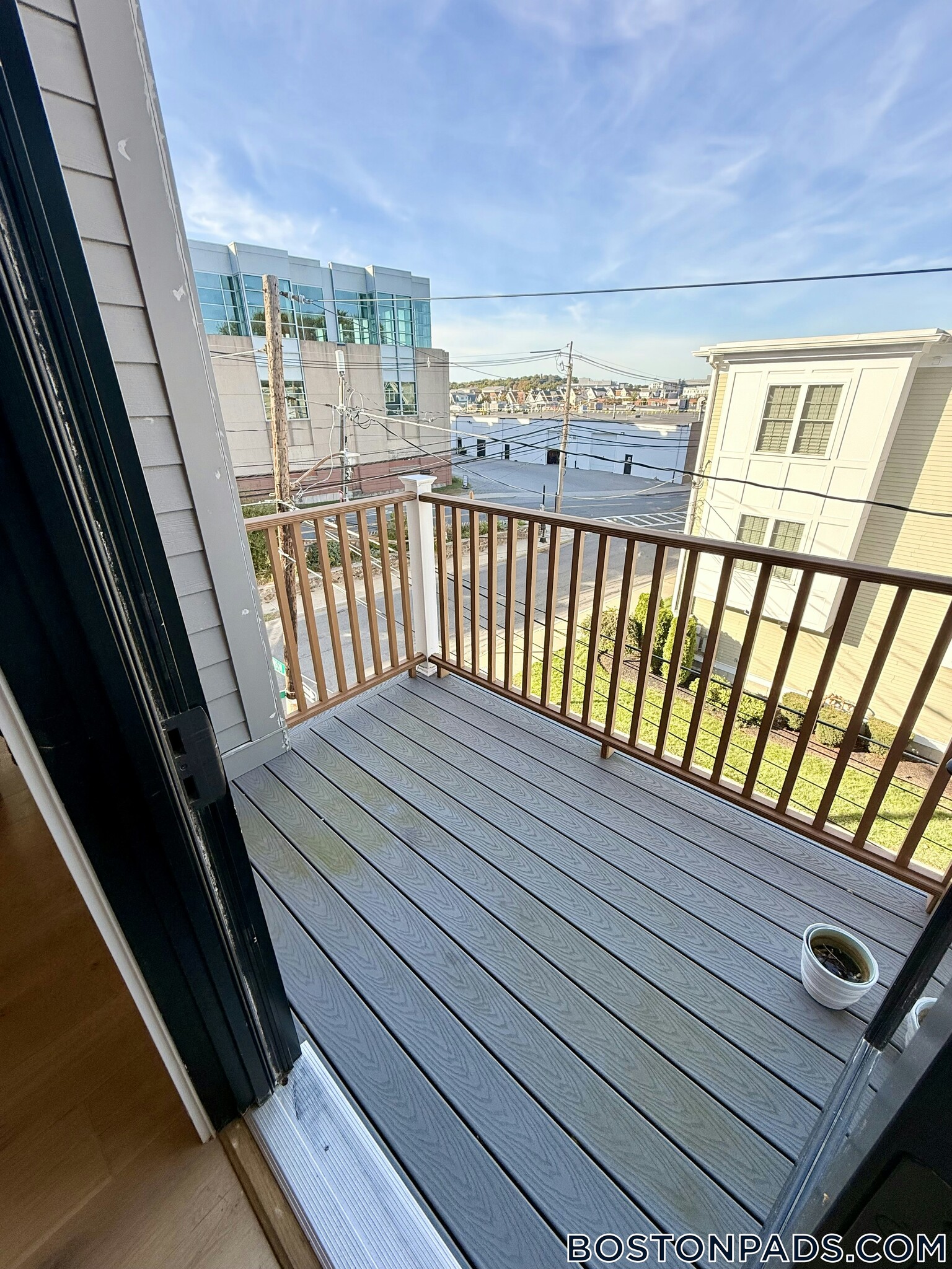 Building Photo - 157 Everett St