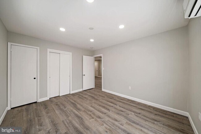 Building Photo - 22929 Frederick Rd