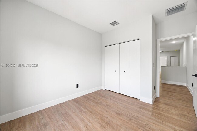 Building Photo - 116 NW 5th Ave